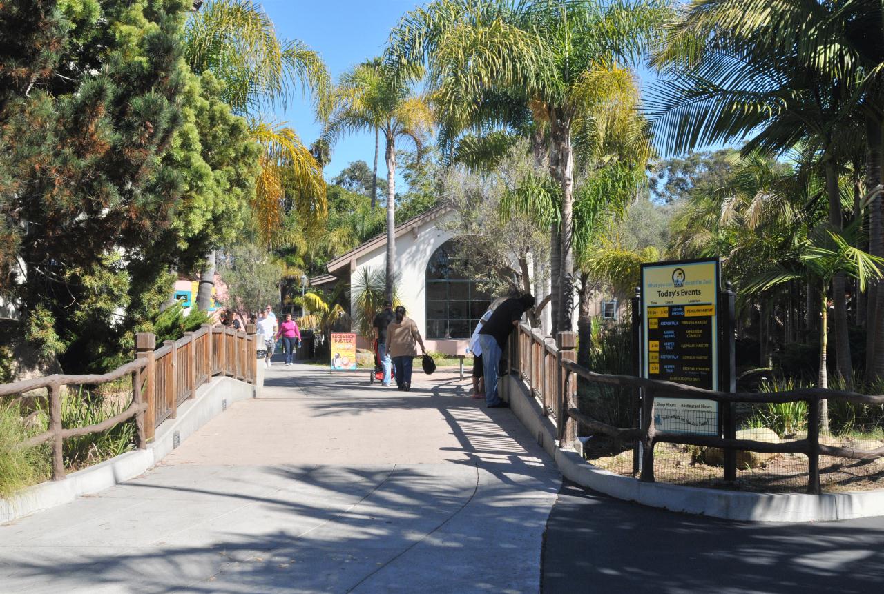 ./Santa_Barbara_Zoo_20101008_143636_8522BCX.jpg