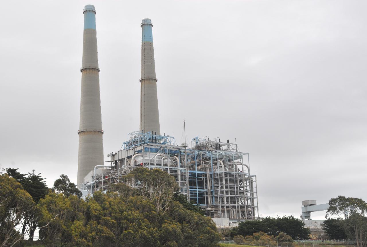 ./Power_Plant_20100312_112346_Moss_Landing_CA_2919BCX.jpg