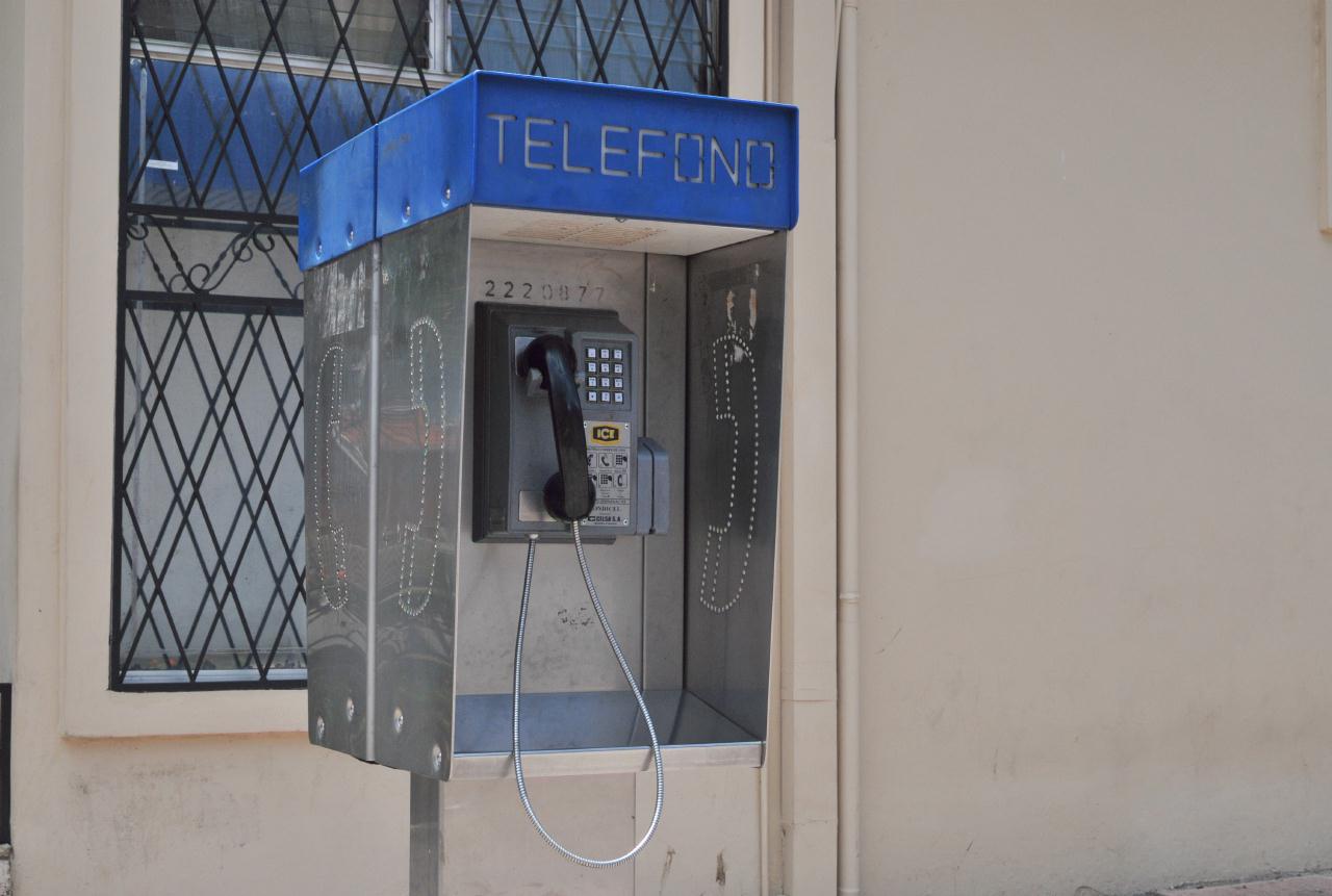 ./Telephone_Phonebooth_20080907_124546_SanJose_Costa_Rica_3039BCX.jpg