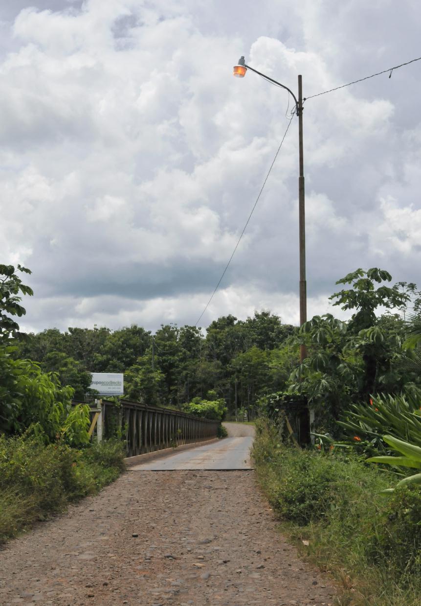 ./StreetlightNatureCruiseCostaRica20080911_3914BCX.jpg