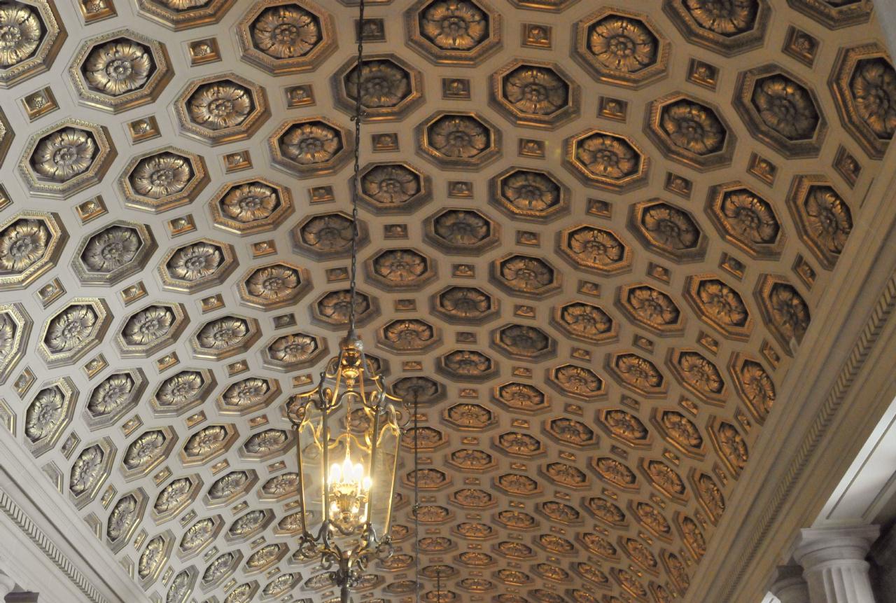 ./Ceiling20091024_105540_SFOperaHouse_9992BCX.jpg