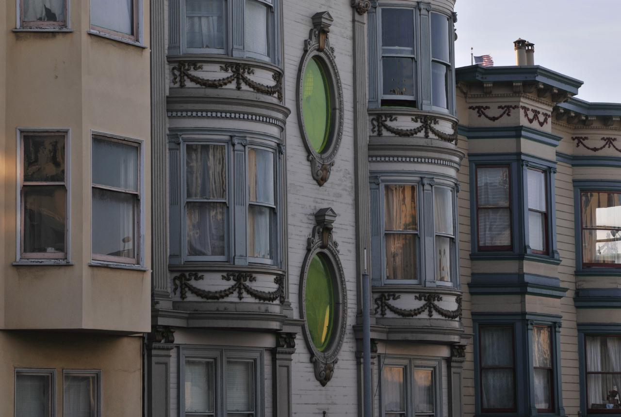 ./Facade_20090927_180001_Bay_Street_San_Francisco_BCX_9631.jpg