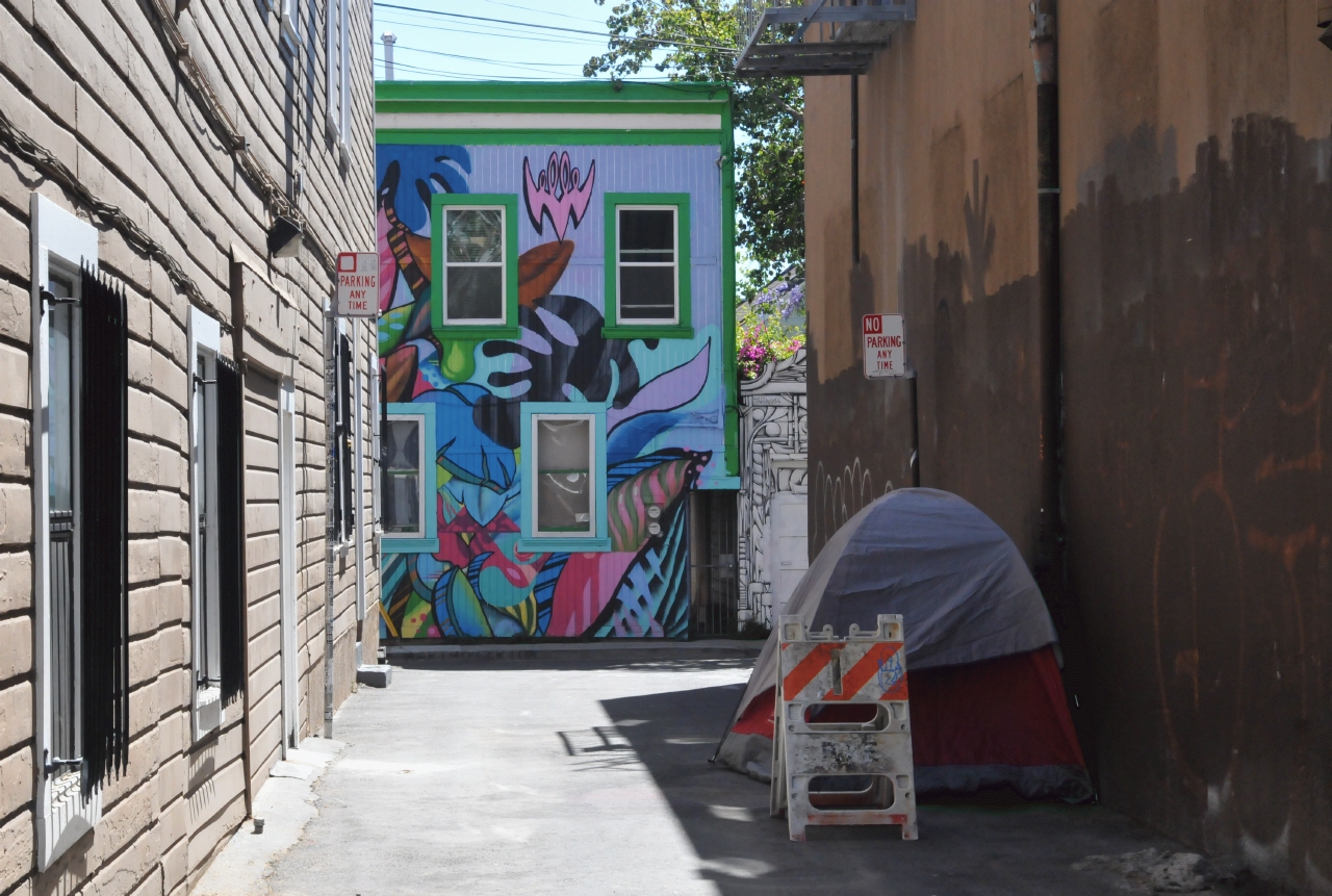 ./Tent_Home_20160624_114139_Off_Valencia_SF_CA_C16_4483.jpg