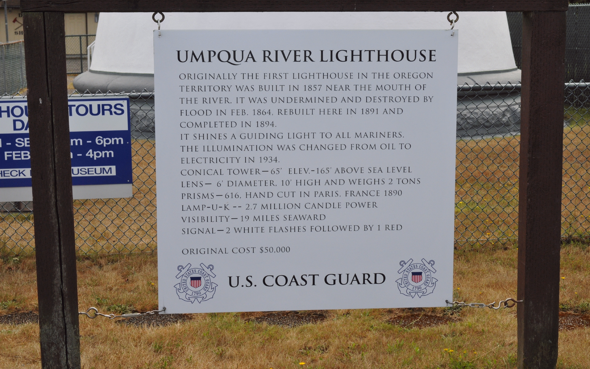 ./Umpqua_River_Lighthouse_20190716_104257_C19_3414.jpg