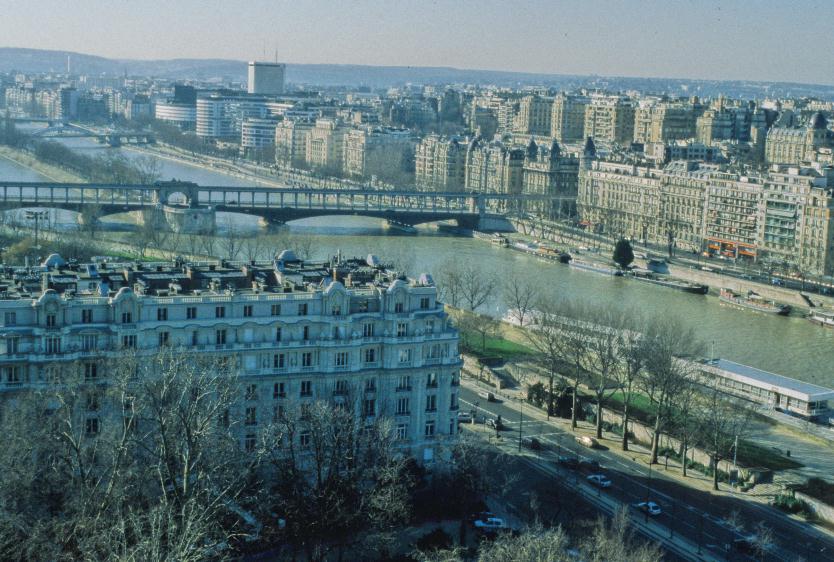 ./Eiffel1999_05.jpg