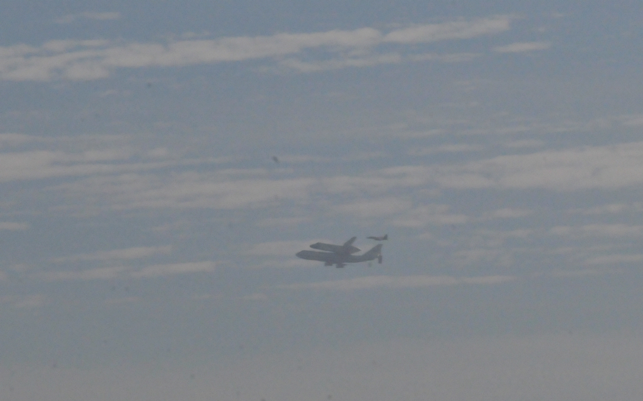 ./Last_Endeavour_Flight_Over_SF_Bay_20120921_102447_B12_7836.jpg