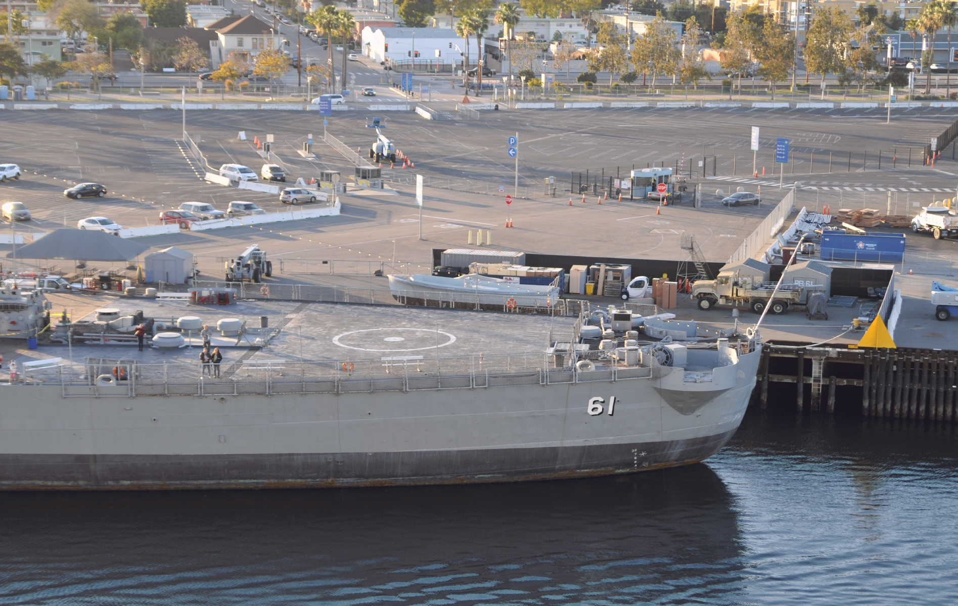 ./USS_Iowa_BB_61_San_Pedro_20180120_173142_C18_0043.jpg