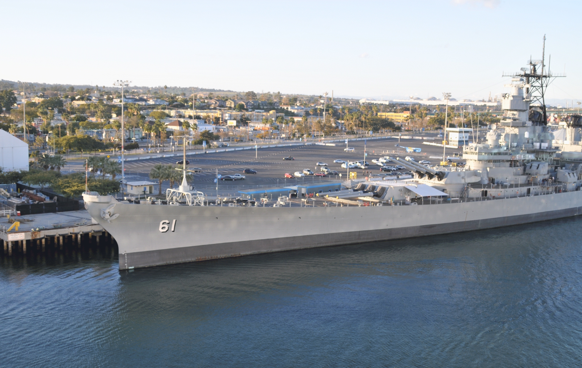 ./USS_Iowa_BB_61_San_Pedro_20180120_173330_C18_0053.jpg