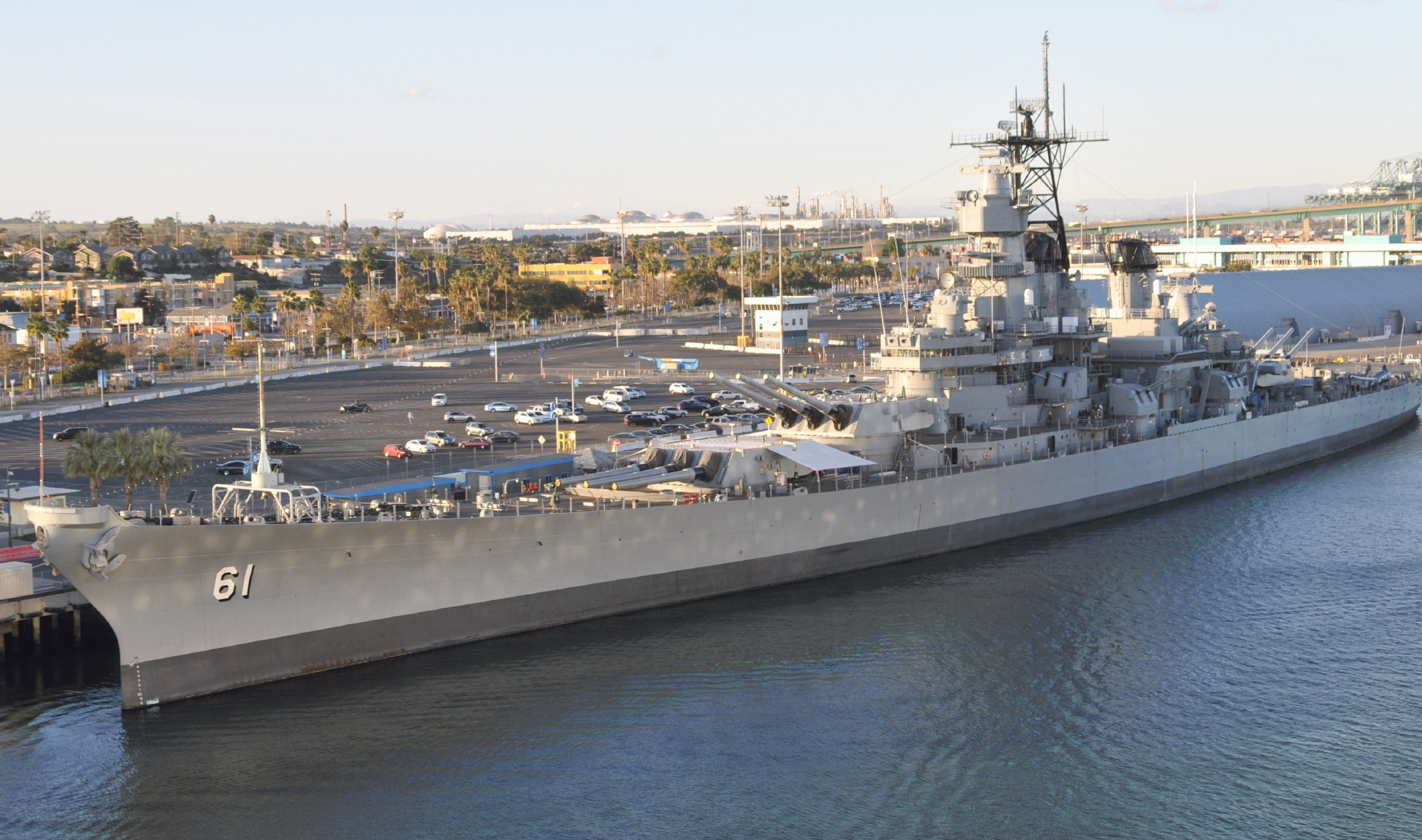 ./USS_Iowa_BB_61_San_Pedro_20180120_173342_C17_0054.jpg