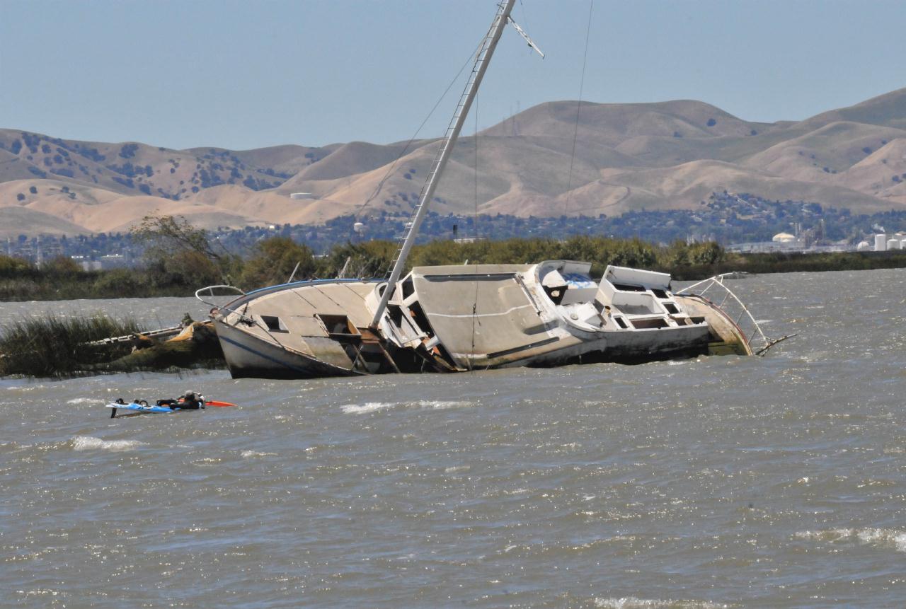 ./Shipwreck_20100523_123308_Sherman_Island_8375TNT.jpg