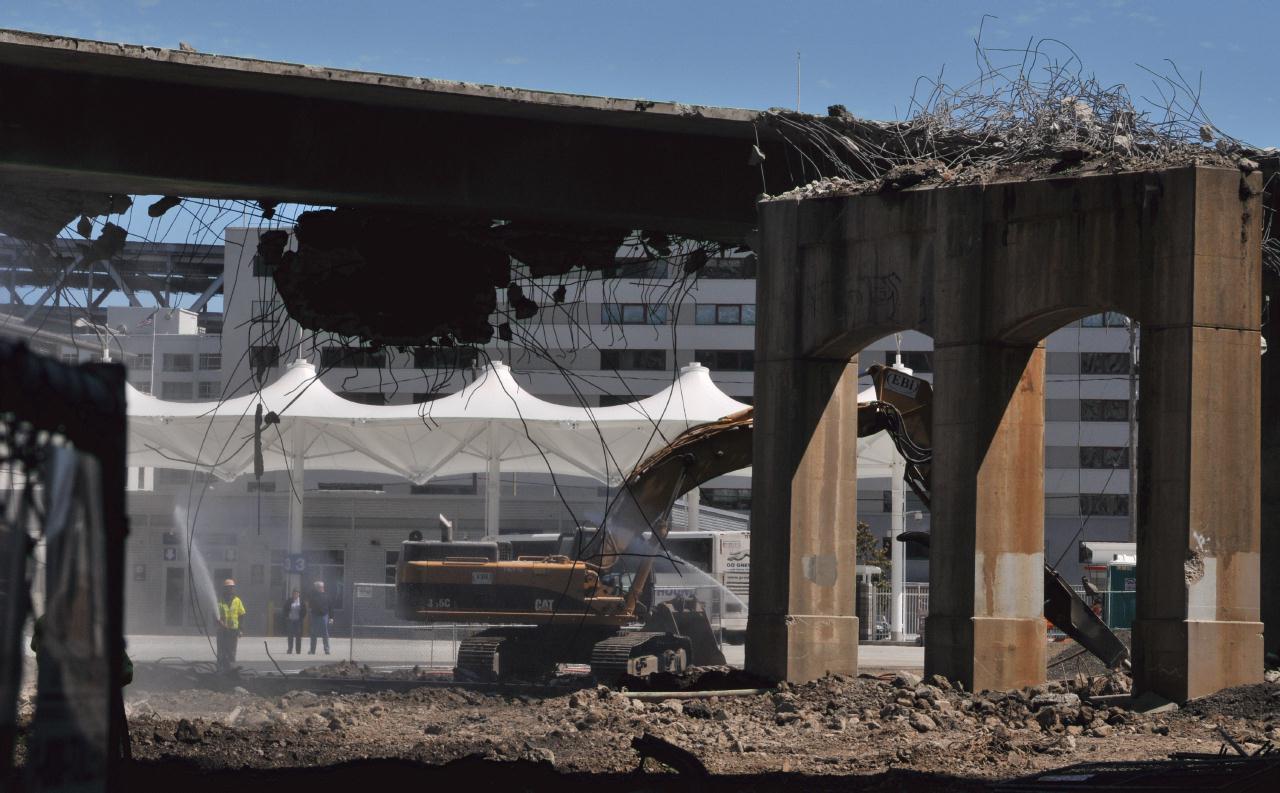 ./Old_Transbay_Terminal_Teardown_20100821_143516_BCX_7701.jpg