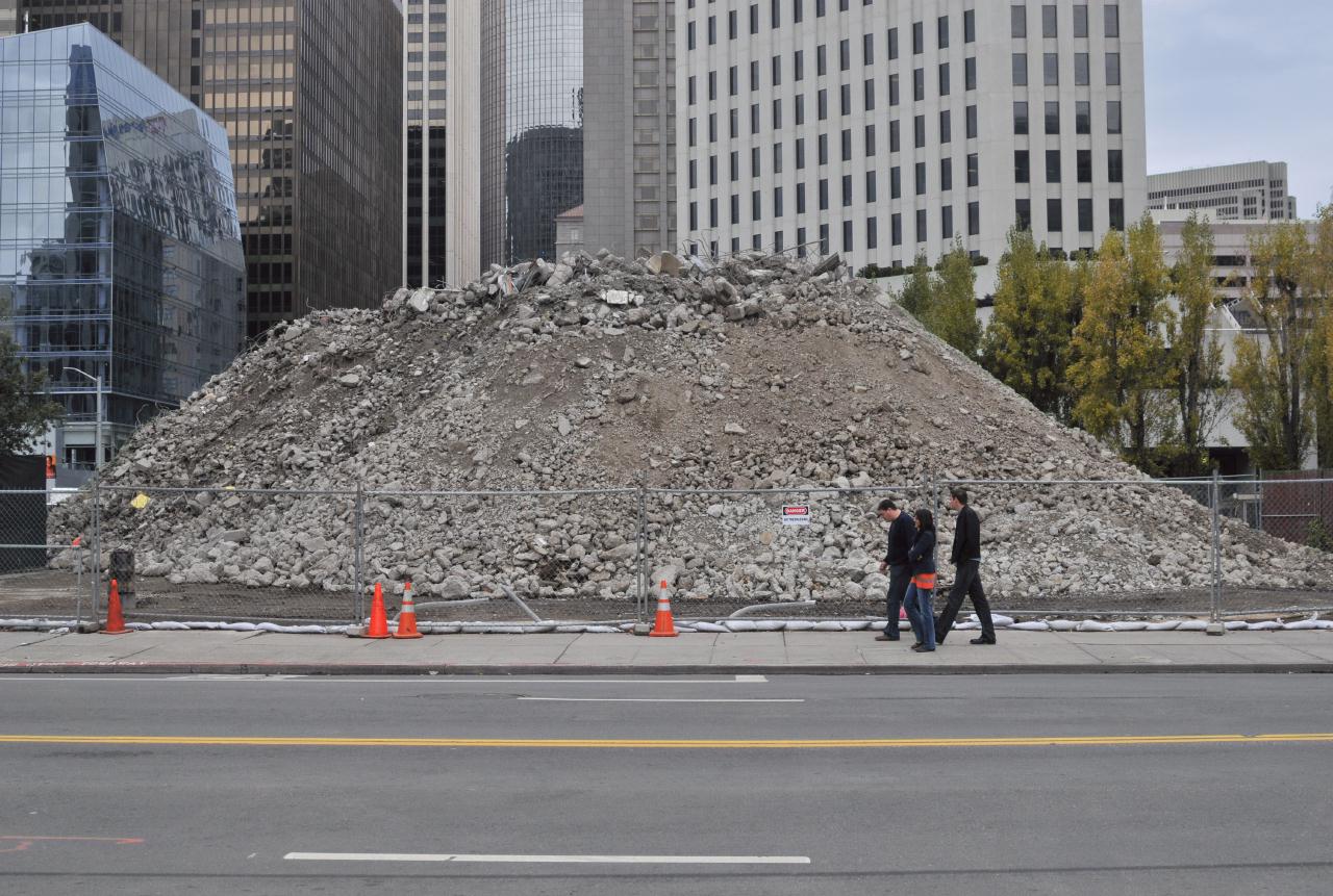 ./Old_Transbay_Terminal_Teardown_20101029_132858_BCY_2762.jpg