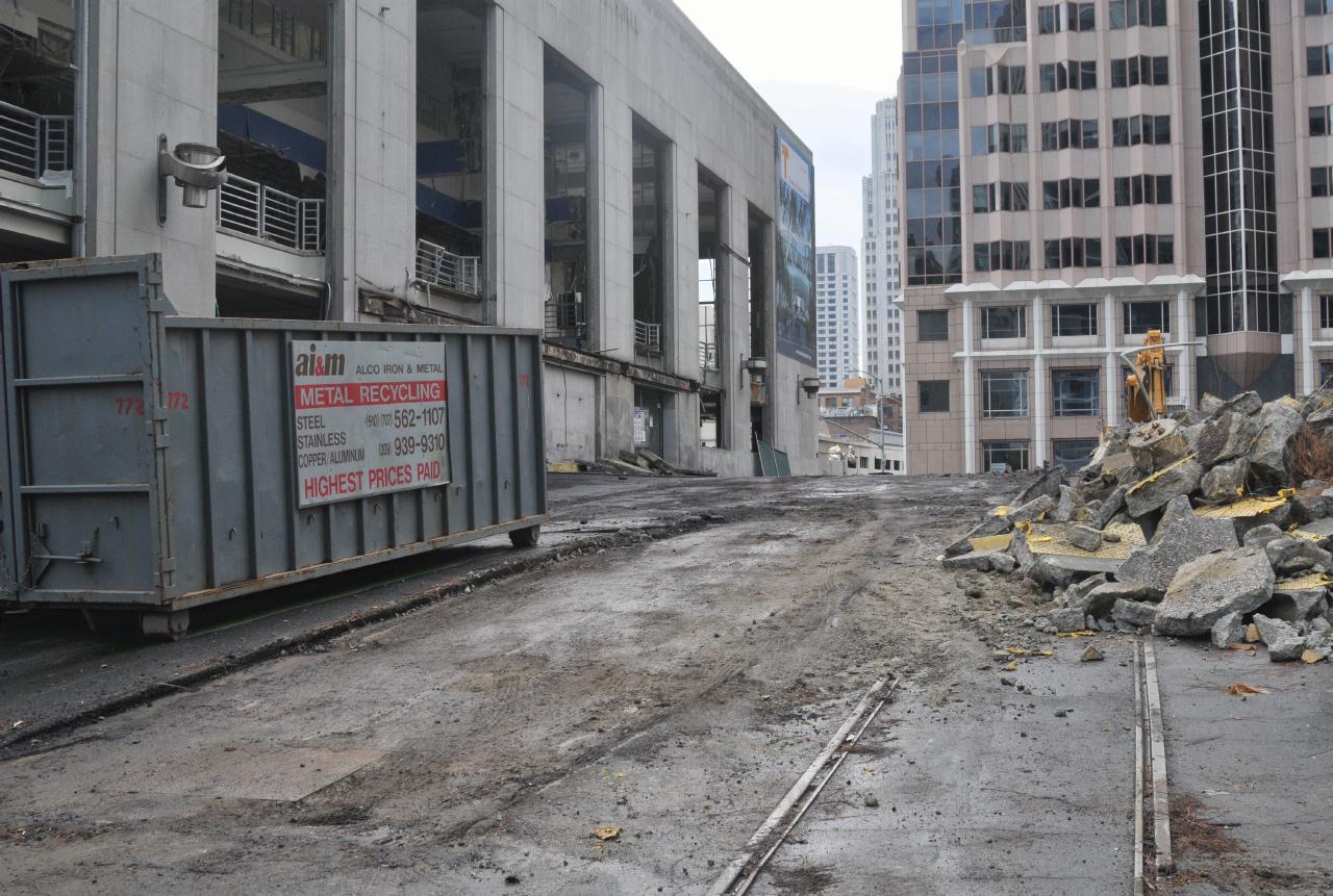 ./Old_Transbay_Terminal_Teardown_20101205_131413_BCY_2980.jpg