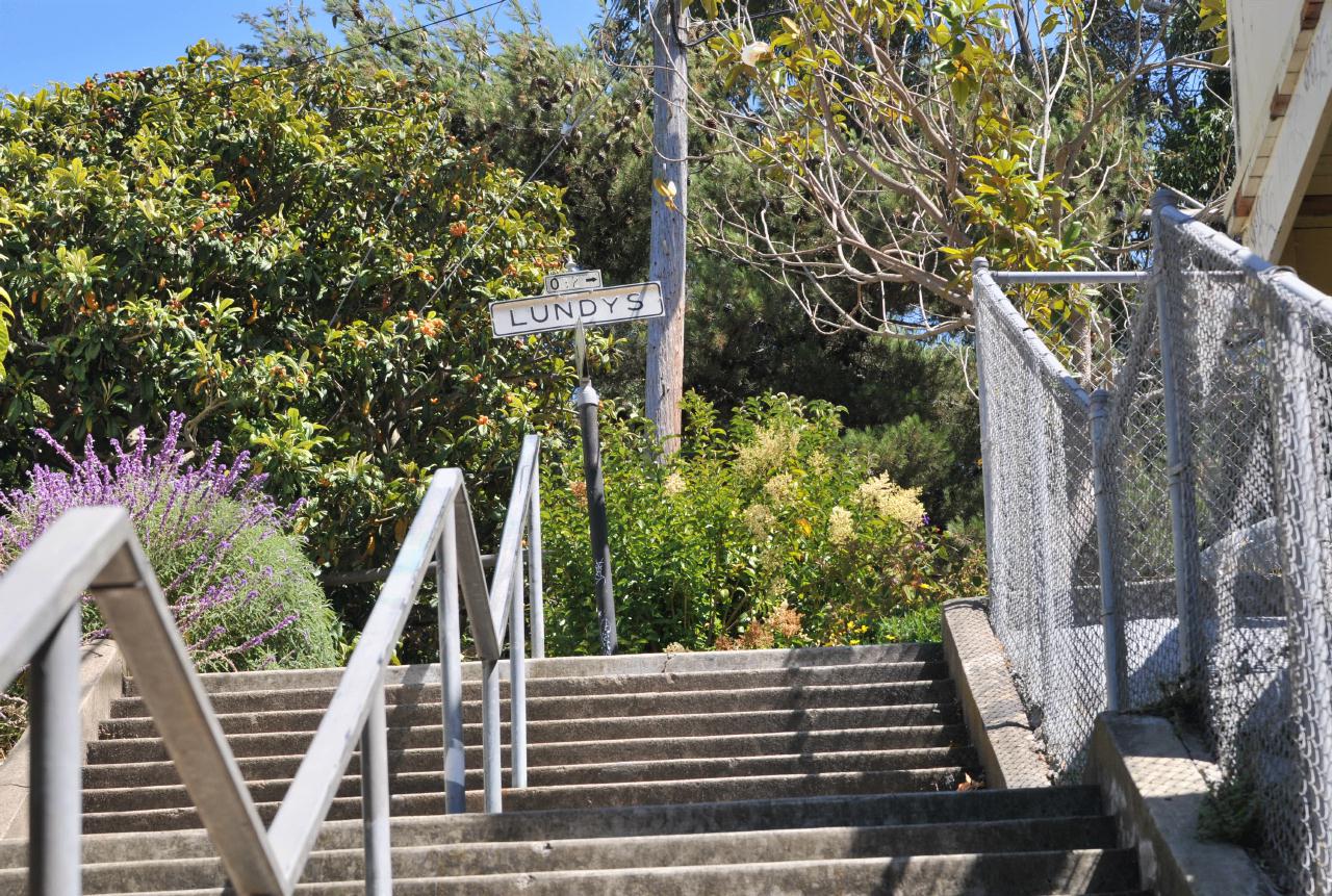 ./Stairways24BernalHeightsSF_33_20090812_143654_7940BCX.jpg