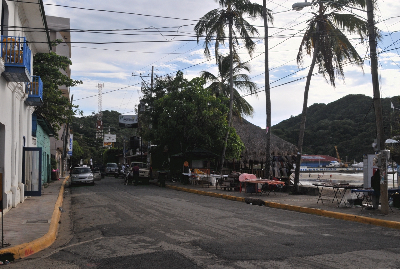 ./Sidewalk_Nicaragua_20111120_152629_B12_2323.jpg