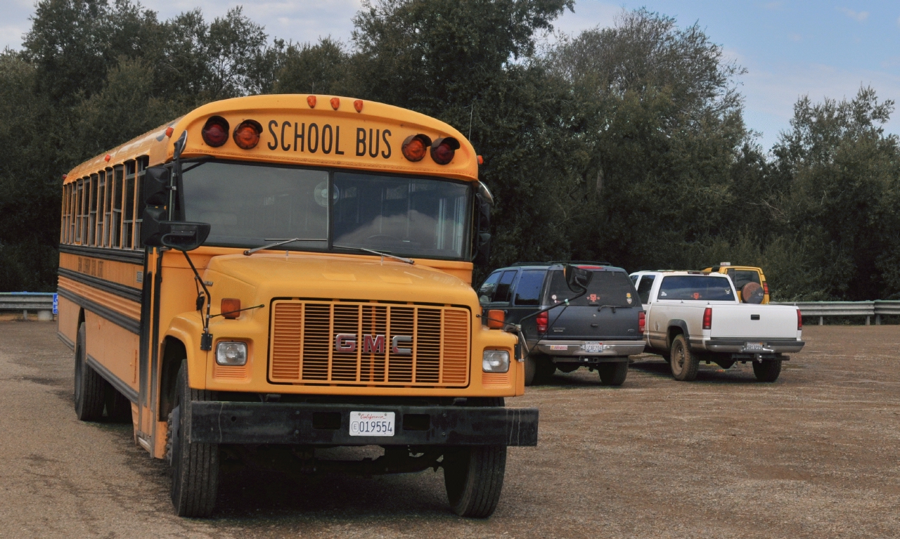 ./School_Bus_20101019_120743_Oso_Flaco_Lake_Guadalupe_BCY_1688.jpg