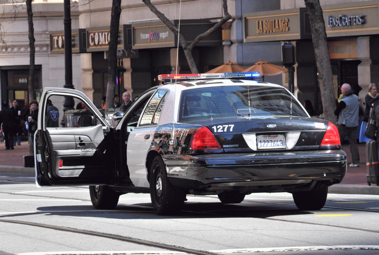 ./Police_Car_20100313_123038_Saint_Patrick_Day_Parade_SF_BCX_2934.jpg