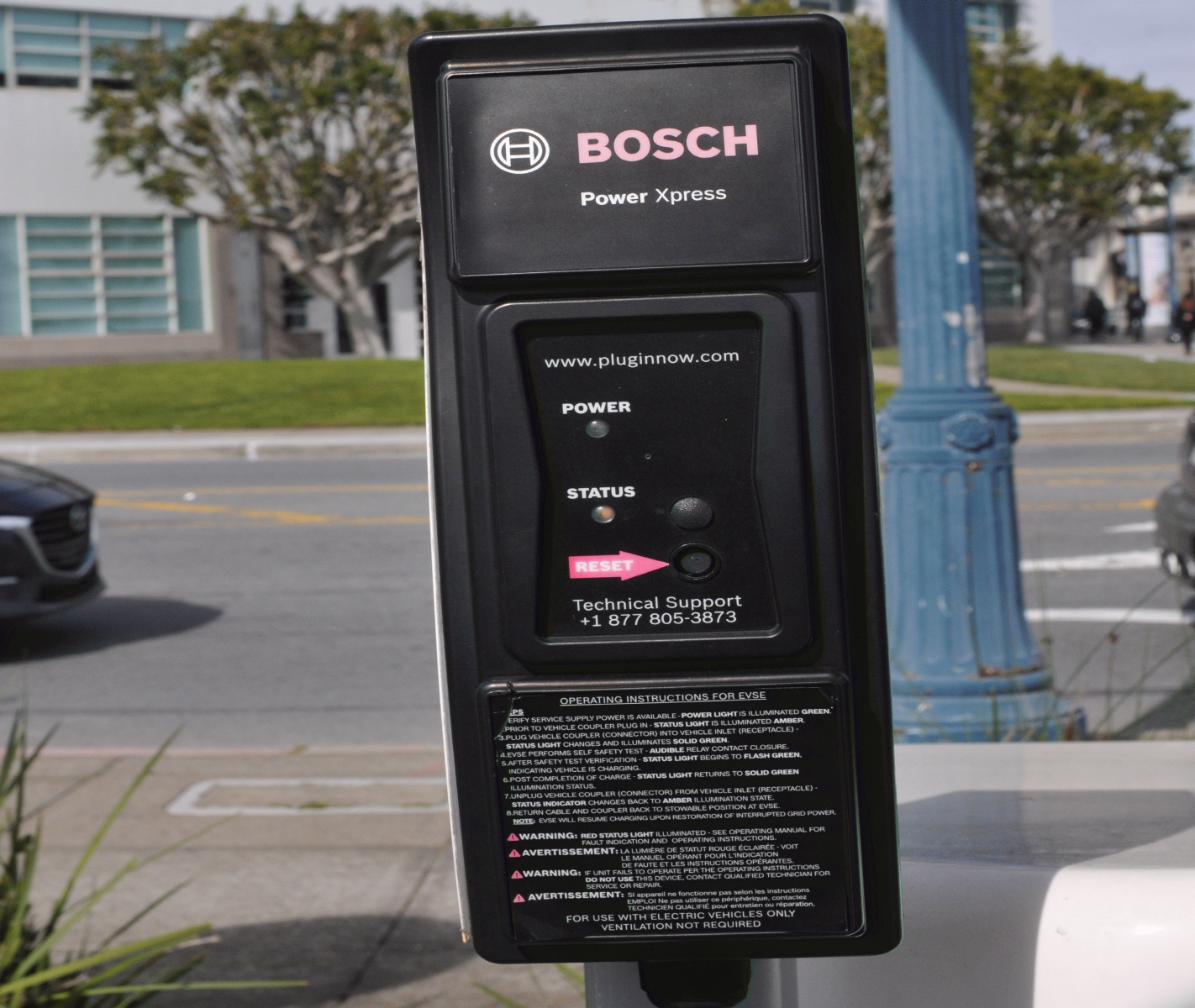 ./Solar_Car_Charging_Station_San_Francisco_20190223_143854_C19_0254.jpg