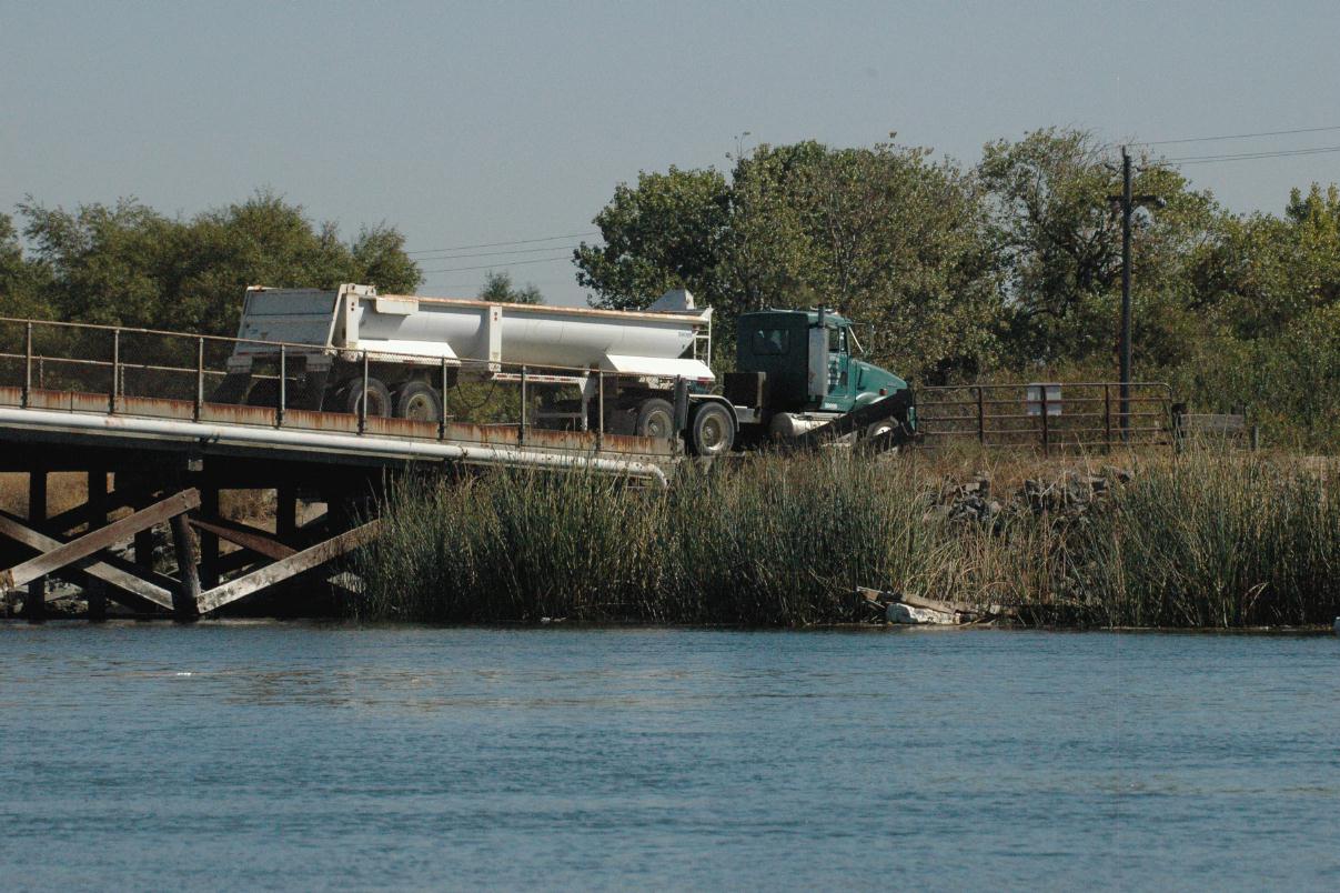 ./Freight_Truck20071008_120142_SactoDelta_9097T.jpg