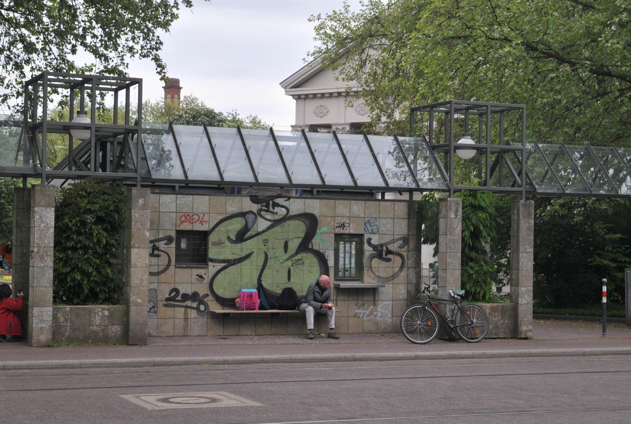 ./BusStopKarlsruheGermany20090505_141530_4467BCX.jpg