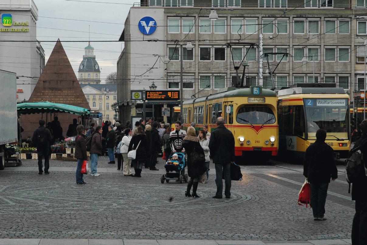 ./TrolleyKarlsruheGermany2008_0481B.jpg