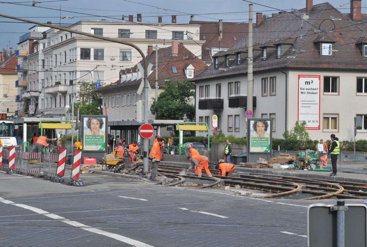 ./TrolleyStopKarlsruheGermany20090506_082632_4498BCX.jpg