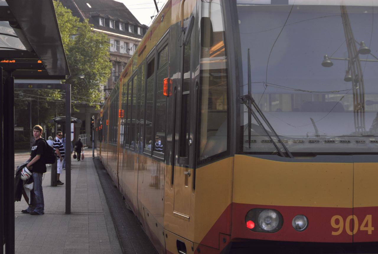 ./TrolleyStopKarlsruheGermany20090524_183252_4784BCX.jpg