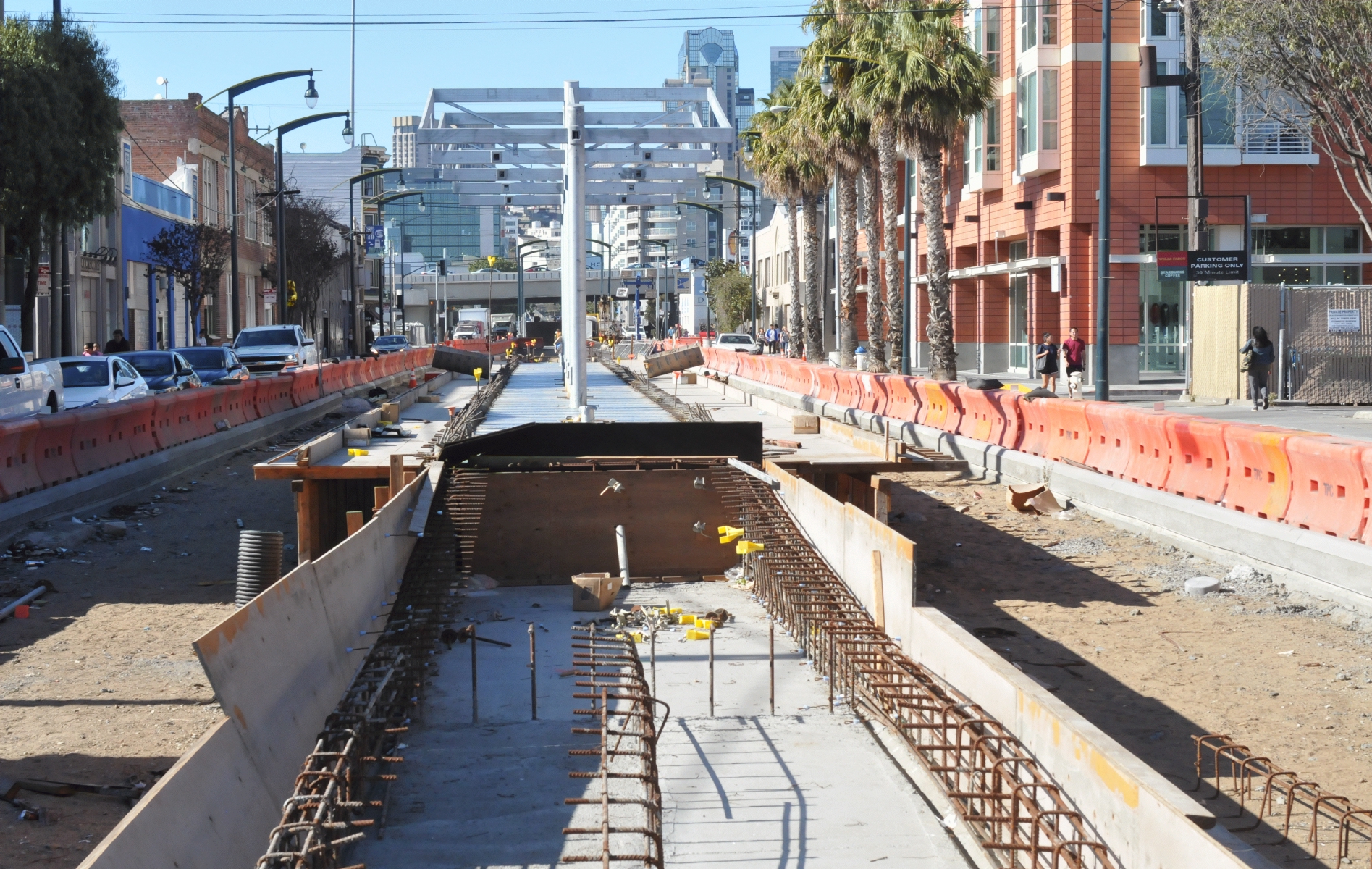 ./SFMTA_Central_Subway_Brannan_Station_20181012_151633_C18_7505.jpg