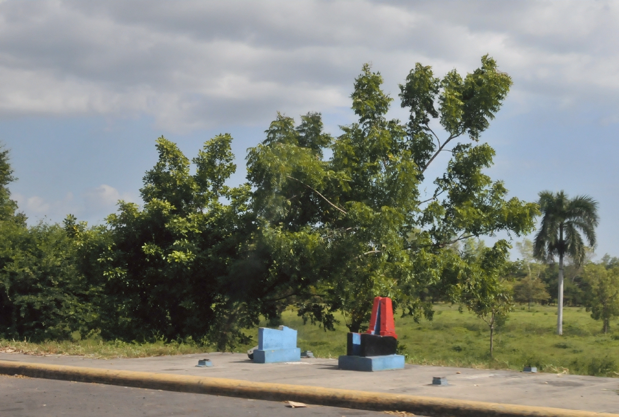 ./Nicaragua_Bus_Stop_20111112_123417_B12_0012.jpg