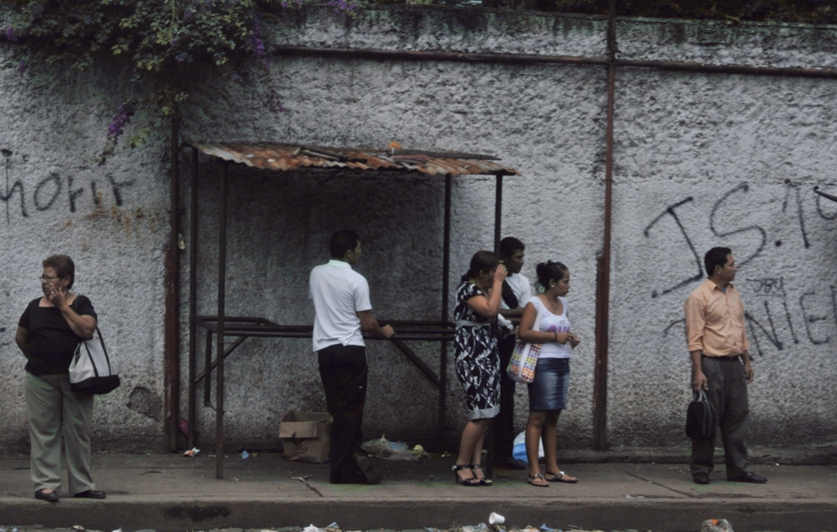 ./Nicaragua_Bus_Stop_20111116_105028_B12_0864.jpg