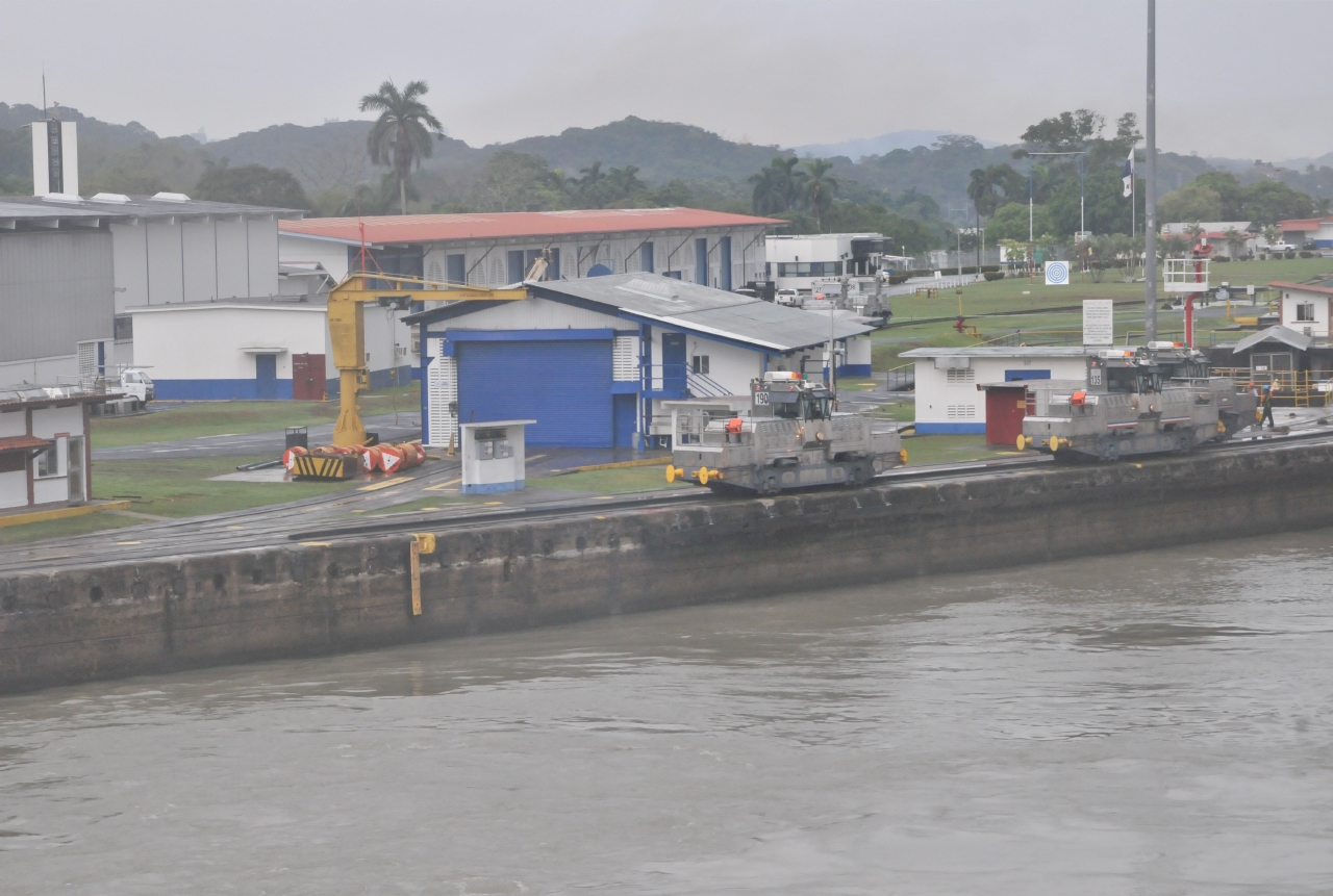 ./Panama_Canal_20140525_161308_C14_2773.jpg