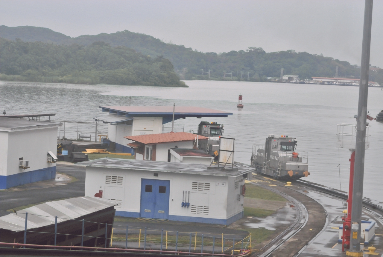 ./Panama_Canal_20140525_164915_C14_2807.jpg