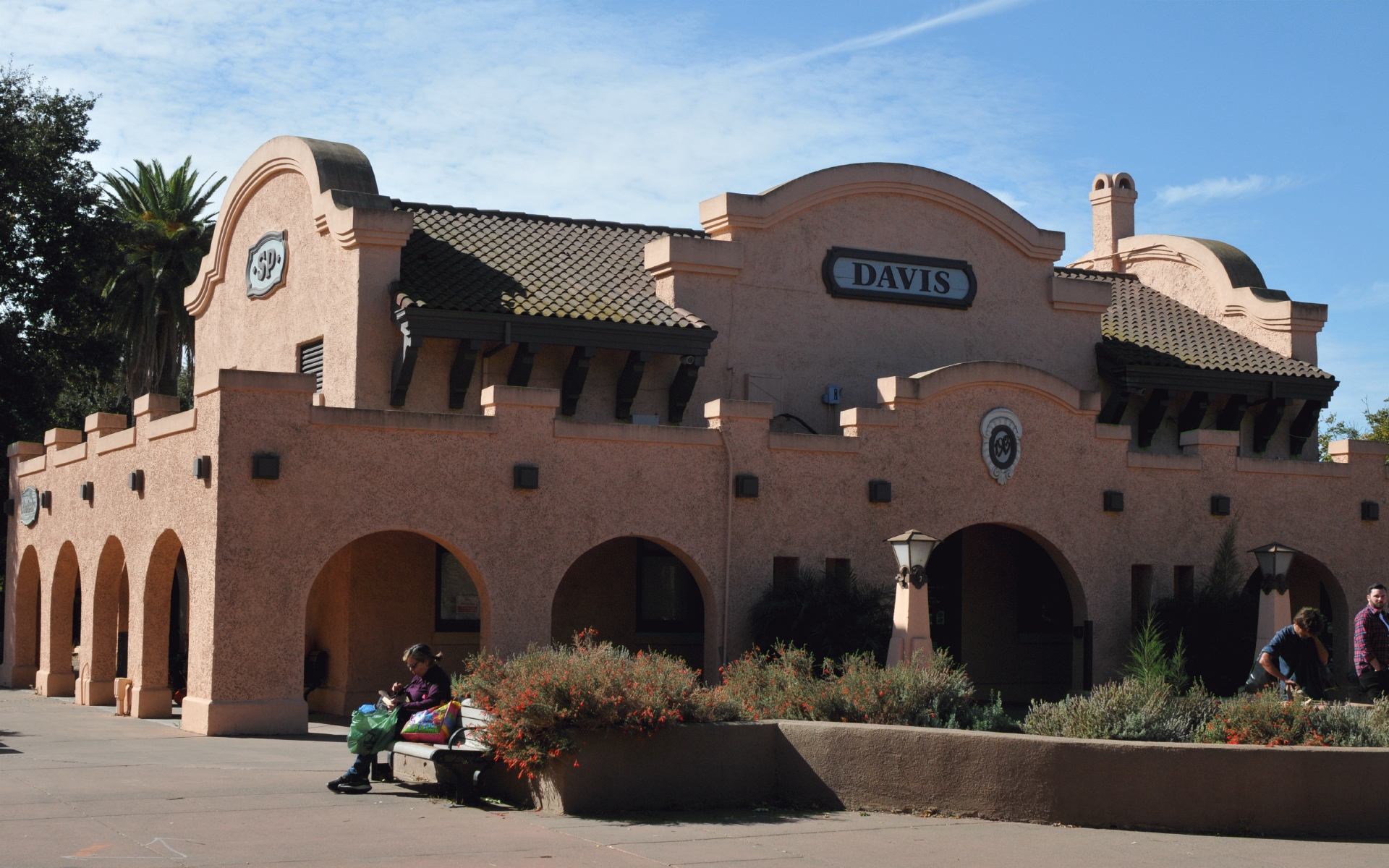 ./Amtrak_Davis_California_Station_20191018_120853_C19_5128.jpg