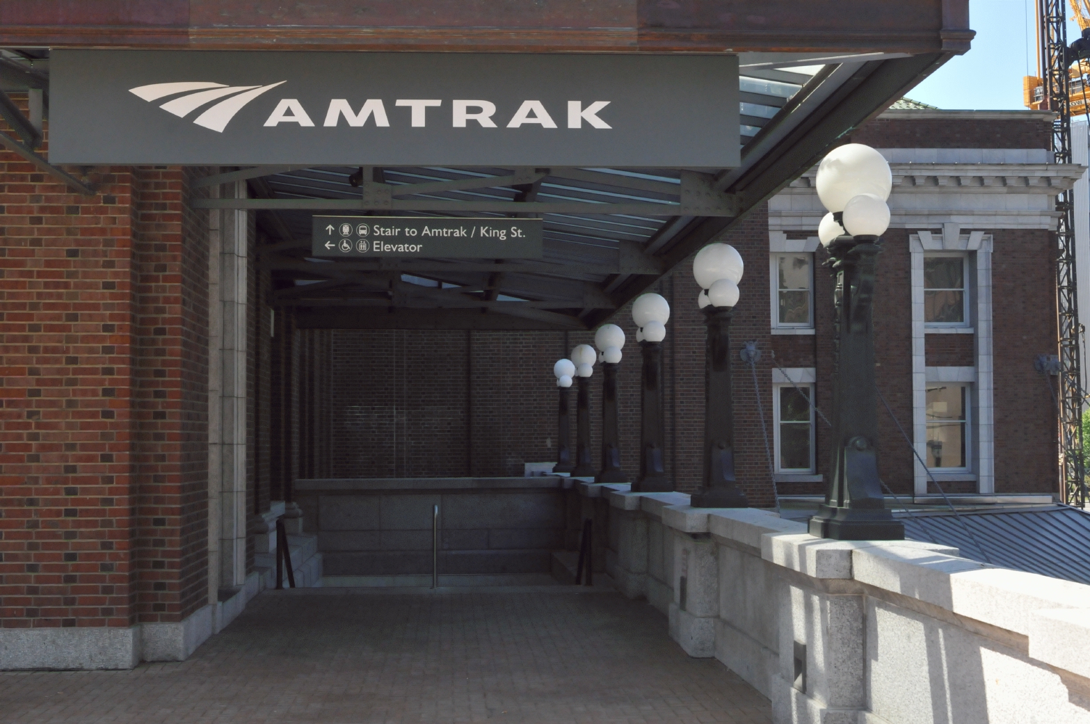 ./Amtrak_Station_Seattle_20150607_104812_C15_3067.jpg