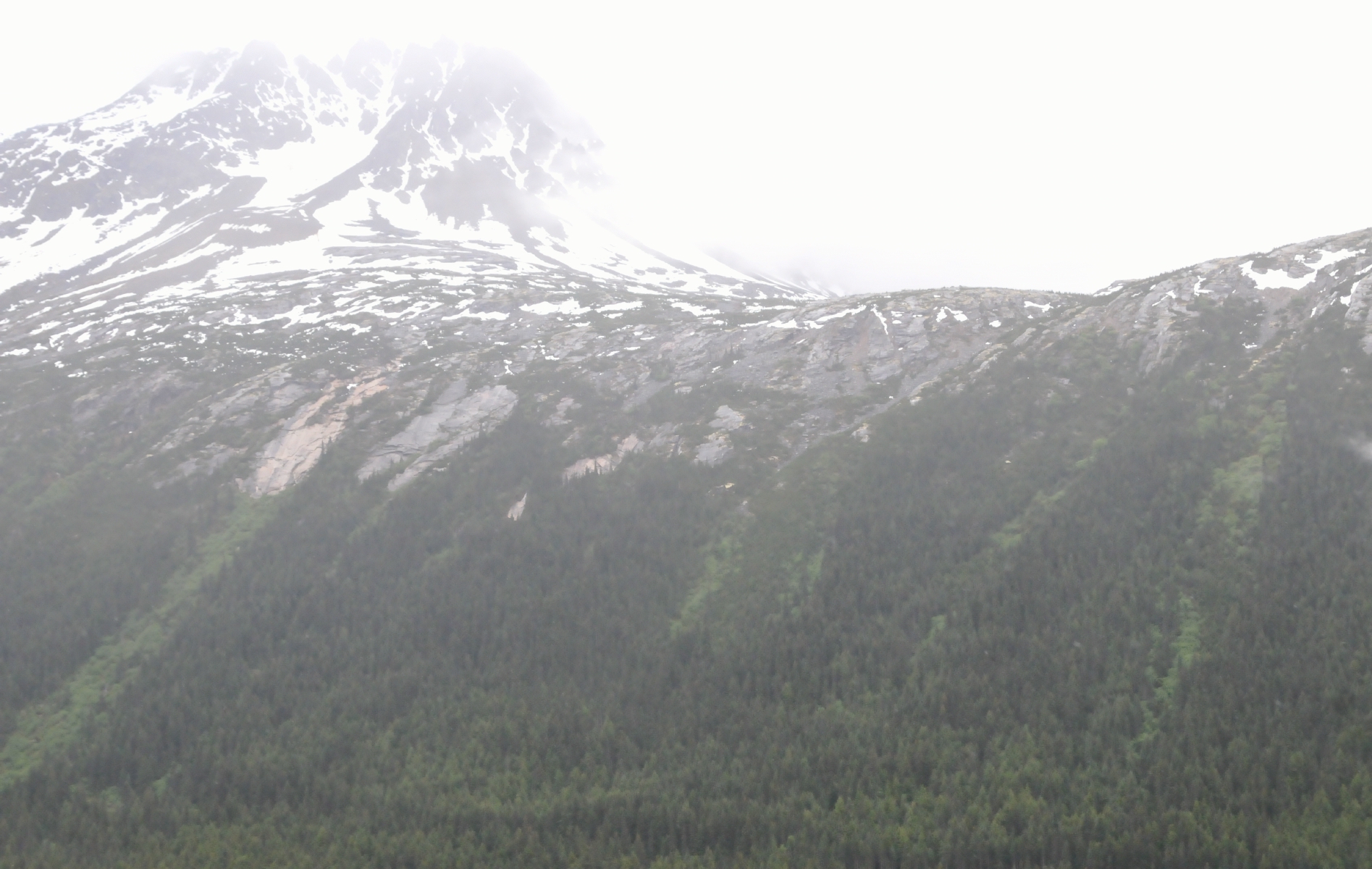 ./Skagway_Mountains_20150604_104031_C15_2590.jpg